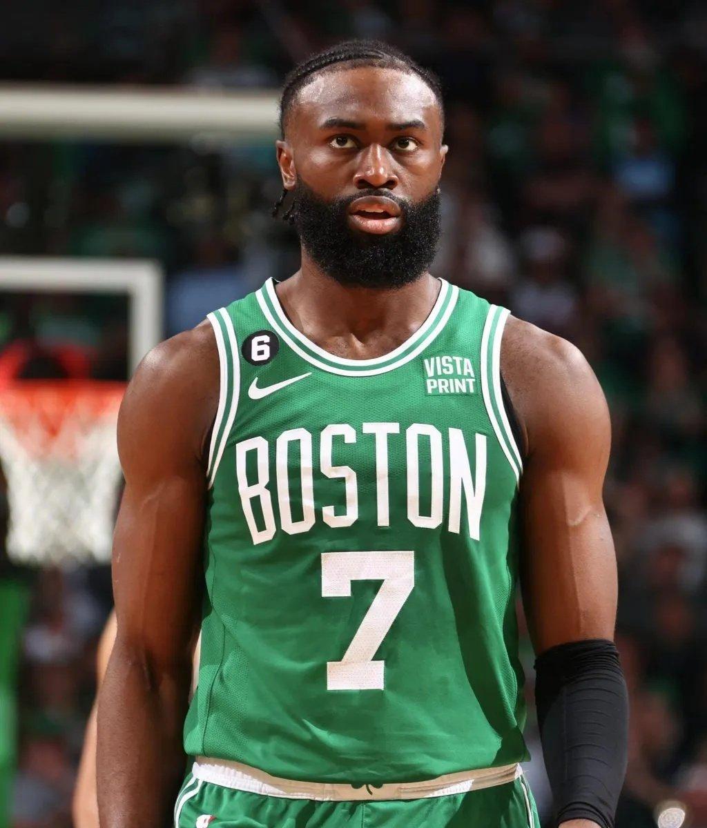 曼联锁定胖虎接班人！夏窗7000万求购水晶宫21岁帝星（曼联瞄准胖虎接班人：今夏7000万报价水晶宫21岁天才）