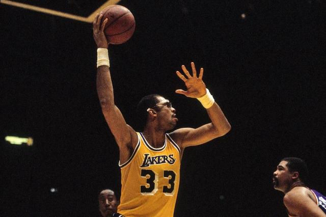 梅西：我向瓜迪奥拉学习到了很多，他改变了整个英超的踢法（梅西：我从瓜迪奥拉身上获益良多，他革新了英超的踢法）