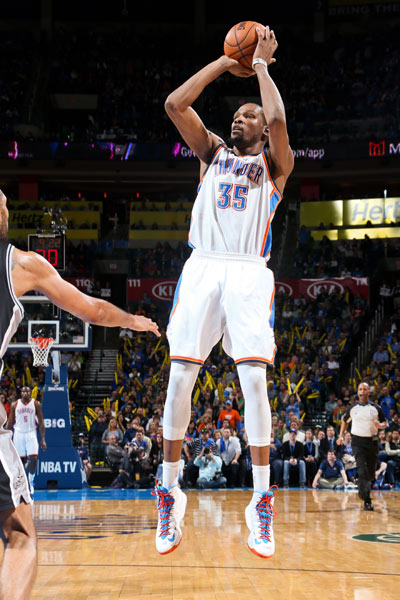 阿斯：皇马并未向阿隆索发出最后通牒，但他必须拿出成绩说话（阿斯：皇马未向阿隆索下达最后通牒，但他需以战绩自证）