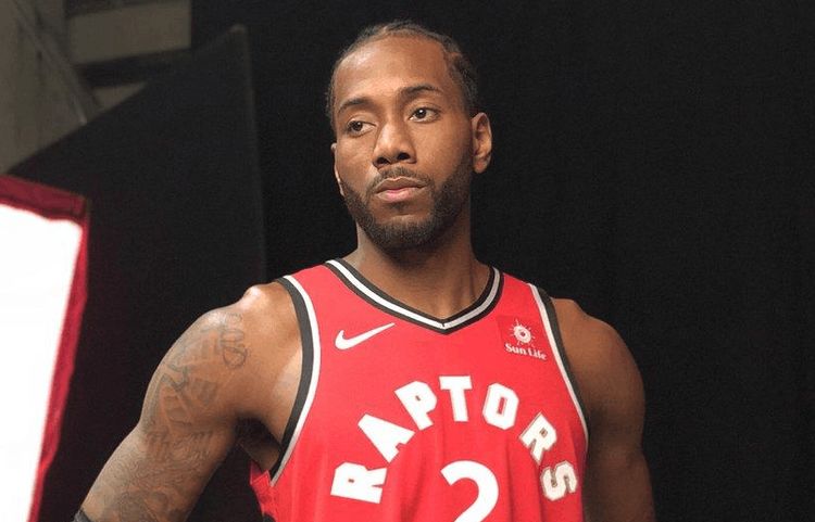 孔蒂：我们的中场只剩洛博特卡和小麦，希望不会再有人受伤（孔蒂：中场仅剩洛博特卡与小麦，盼再无伤员）