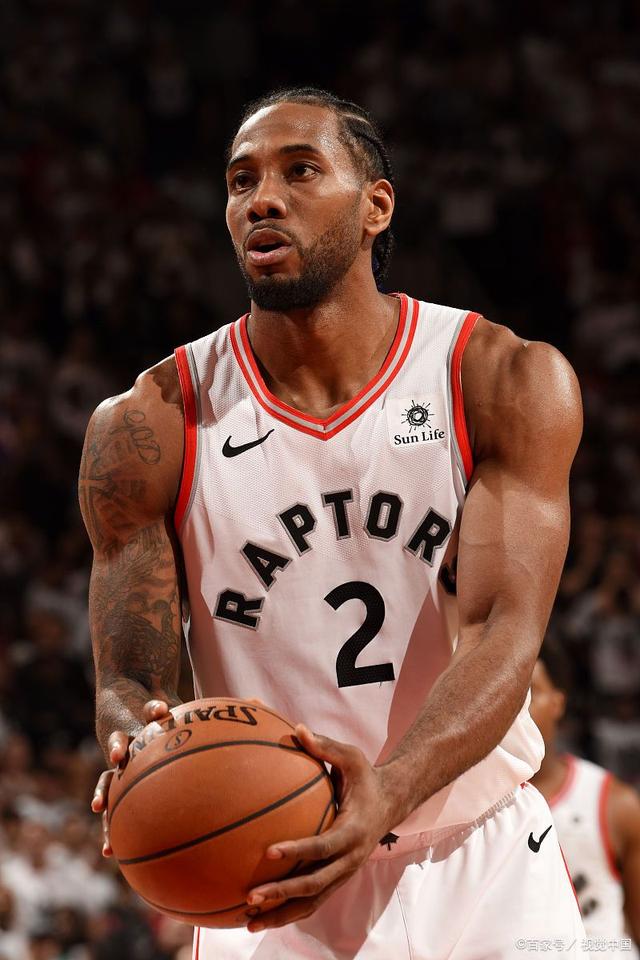 亚马尔被换下后不太高兴？弗里克打趣：下场我就让亚马尔替补（亚马尔被换下显不悦？弗里克笑称：下一场就让他坐板凳）