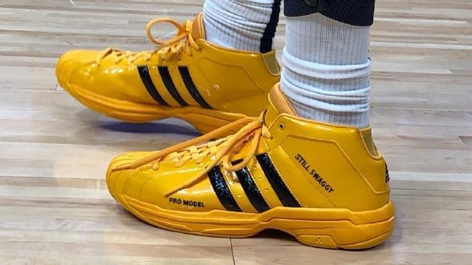 美职联列梅西和穆勒交手记录：梅西3胜7负，非友谊赛仅1胜（美职联盘点梅西与穆勒对决：梅西3胜7负，正式比赛仅1胜）