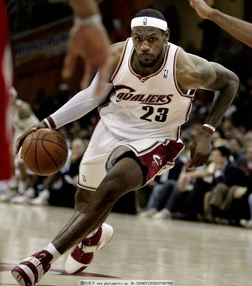 英格兰近8次世界杯对阵欧洲球队6负，近两届均被欧洲球队淘汰（英格兰世界杯近8战欧洲队输6场，连续两届被欧洲对手淘汰）