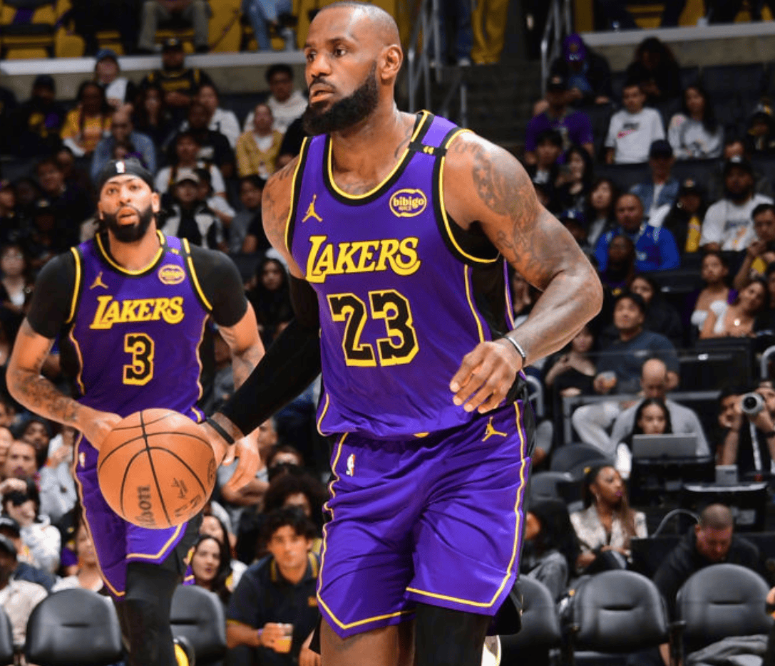 拉菲尼亚与弗里克，像伊涅斯塔与瓜迪奥拉一样（拉菲尼亚与弗里克的默契，宛若伊涅斯塔与瓜迪奥拉）