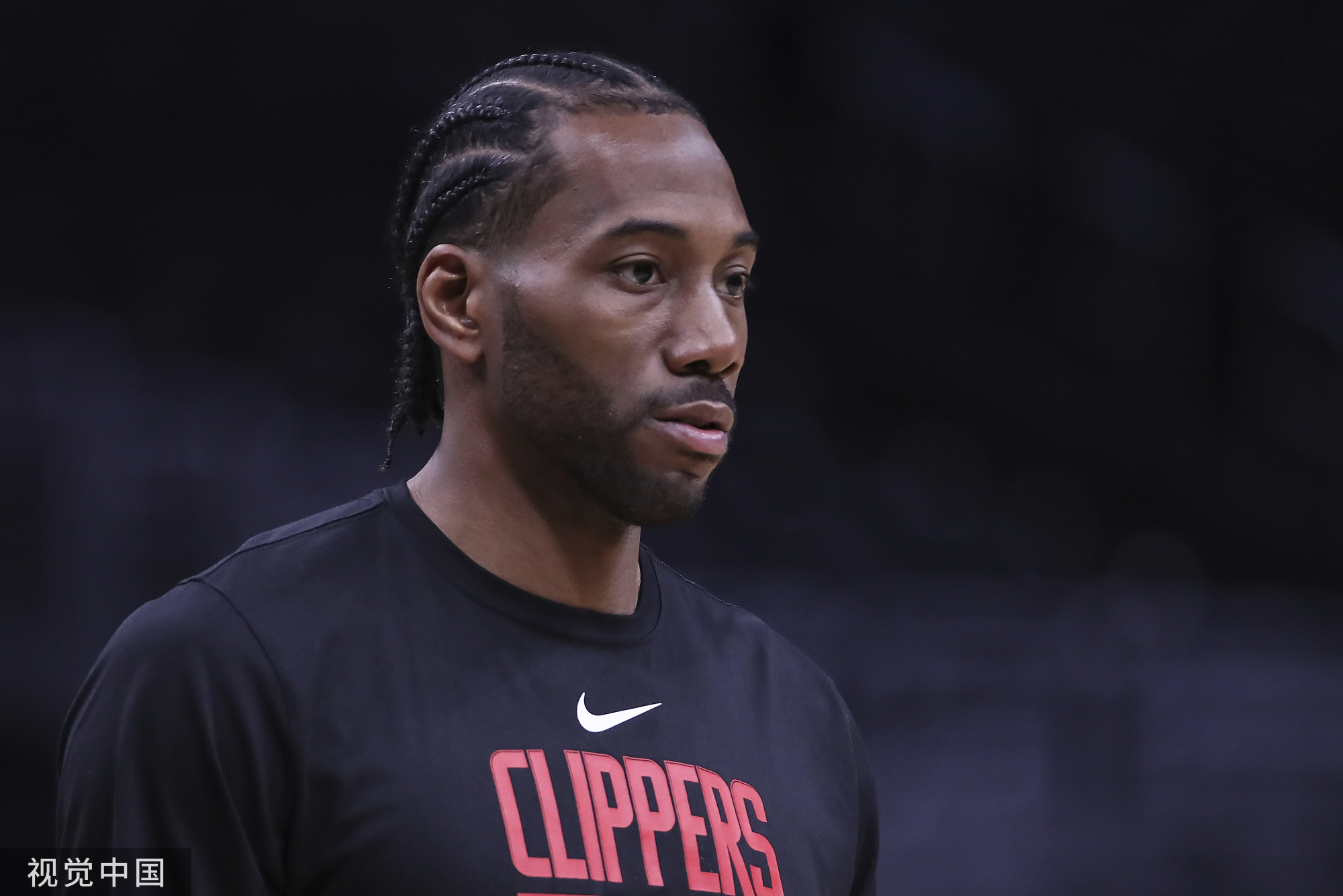 霍伊伦德梅开二度 那不勒斯击败尤文后登上意甲榜首（霍伊伦德双响 那不勒斯击退尤文登顶意甲榜首）